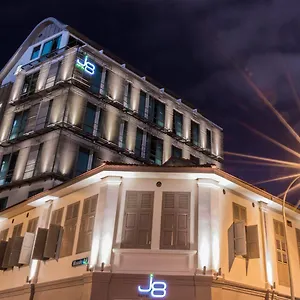Hotel J8 ***